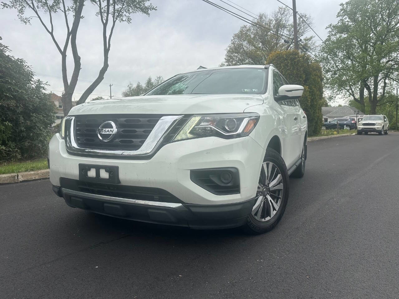 Used 2018 Nissan Pathfinder S AWD/4WD image 2