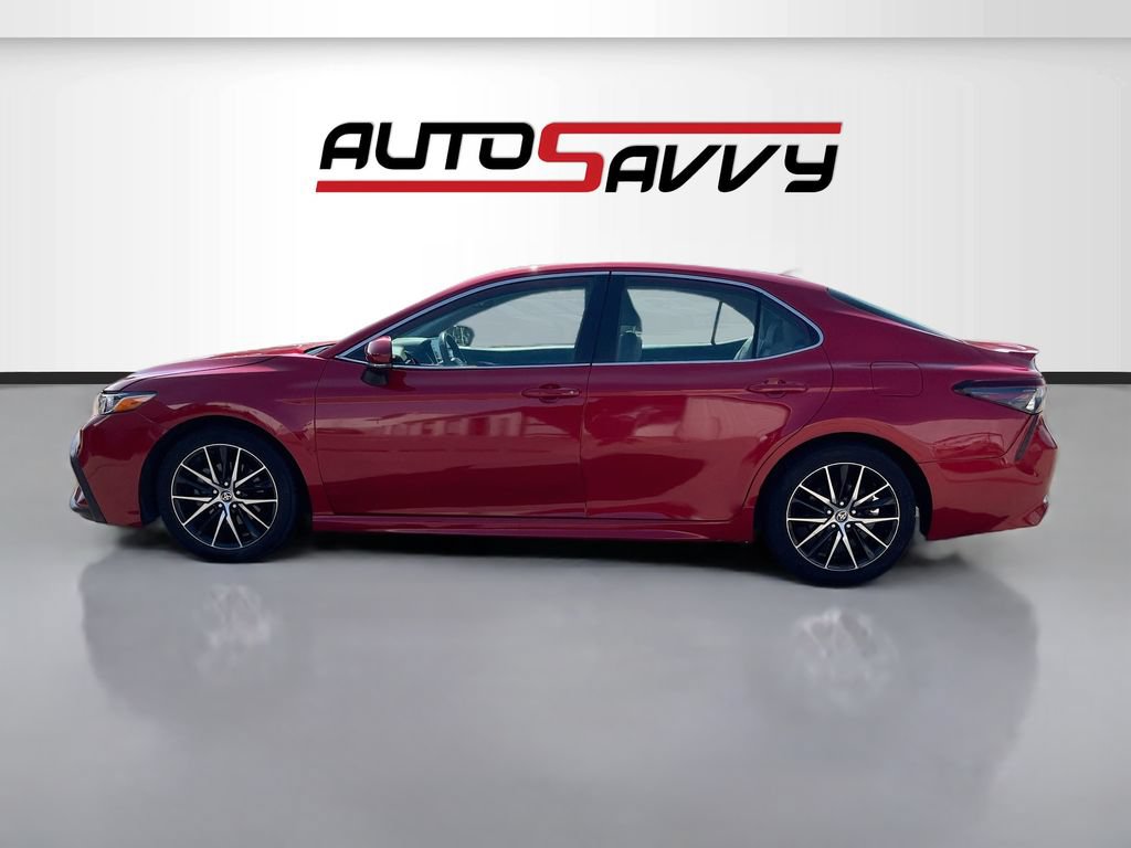 Used 2022 Toyota Camry SE FWD image 4