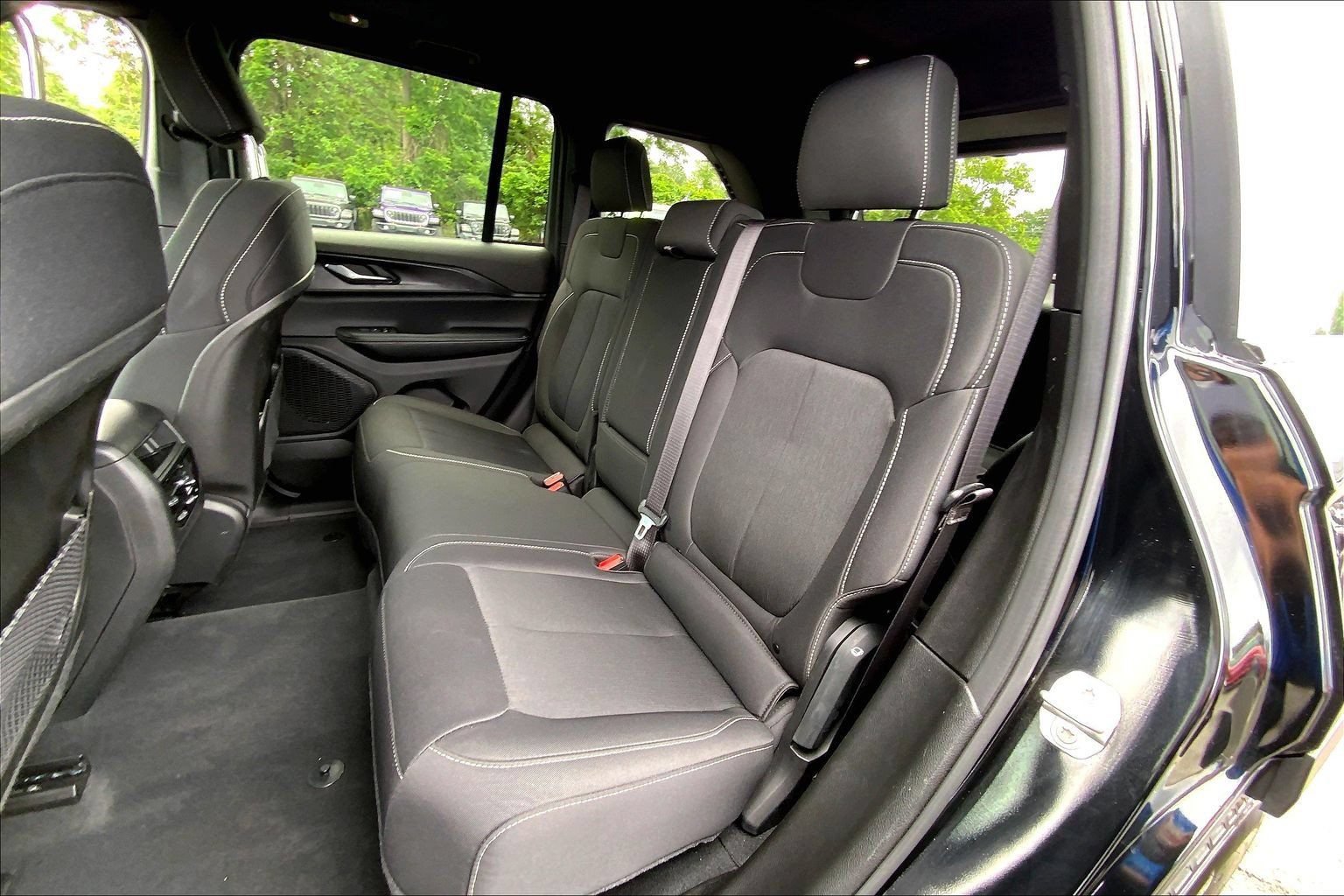 Certified 2024 Jeep Grand Cherokee Laredo X w/ Luxury Tech Group I AWD/4WD image 19