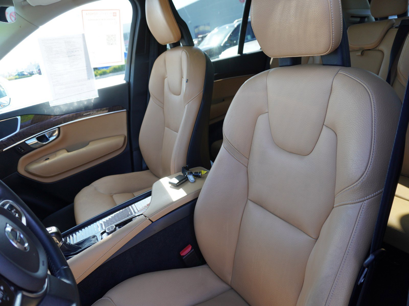 Used 2016 Volvo XC90 T6 Momentum image 24