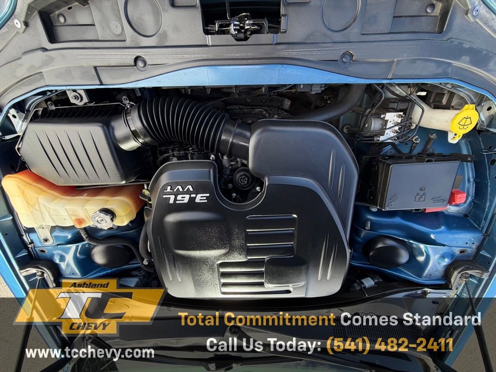 Used 2021 Chrysler 300 Touring w/ Sport Appearance Package image 17