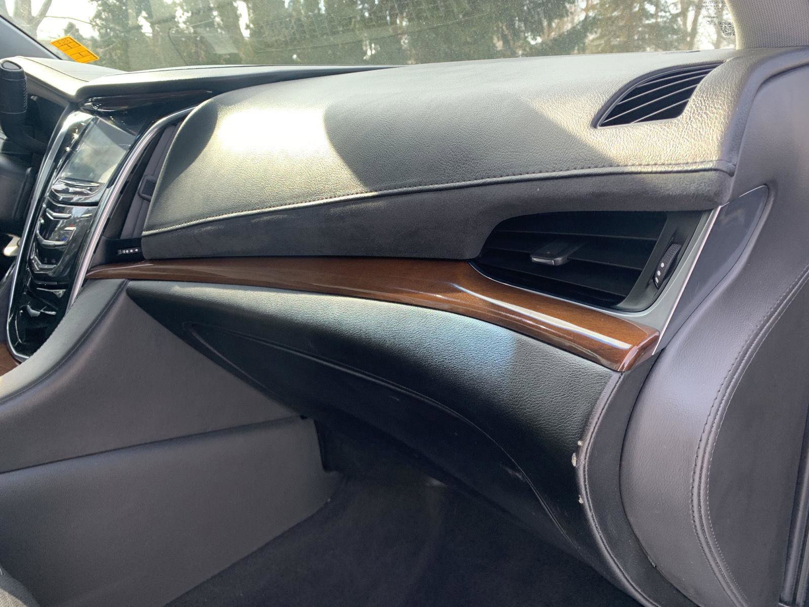 Used 2020 Cadillac Escalade ESV Luxury image 24