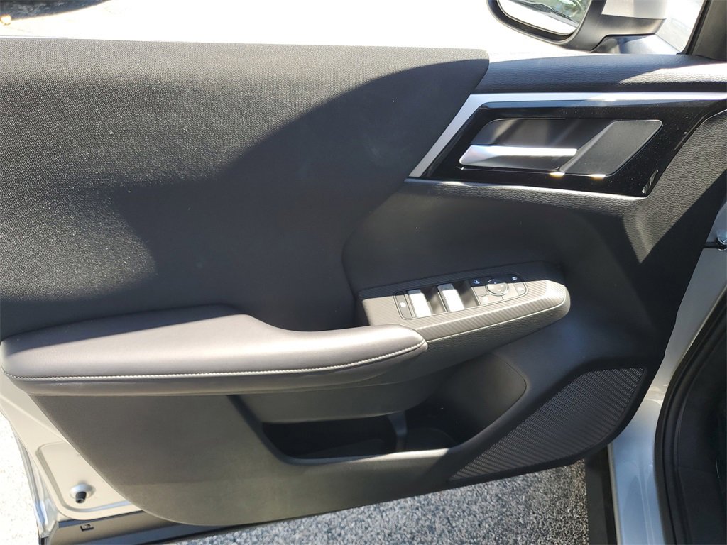 New 2025 Mitsubishi Outlander ES image 18