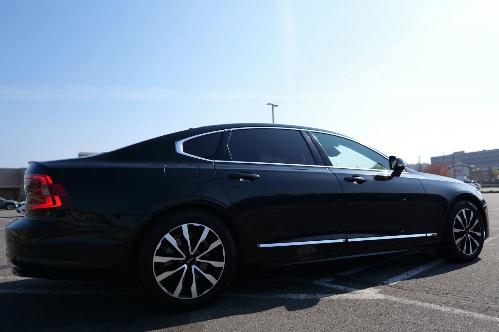 Used 2023 Volvo S90 B6 Plus image 9