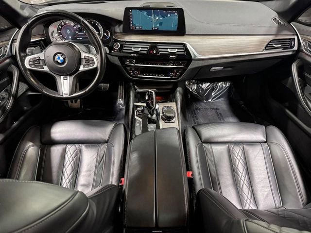 Used 2018 BMW M550i xDrive w/ Driving Assistance Package image 11