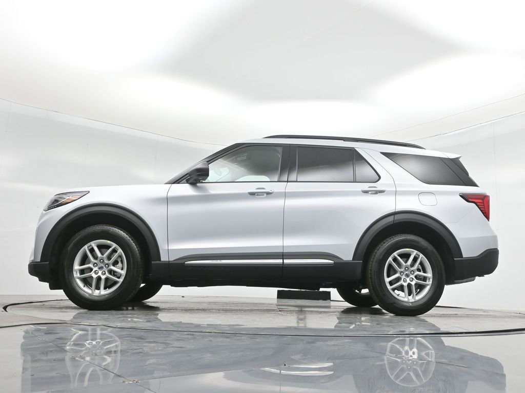 New 2025 Ford Explorer Active image 7