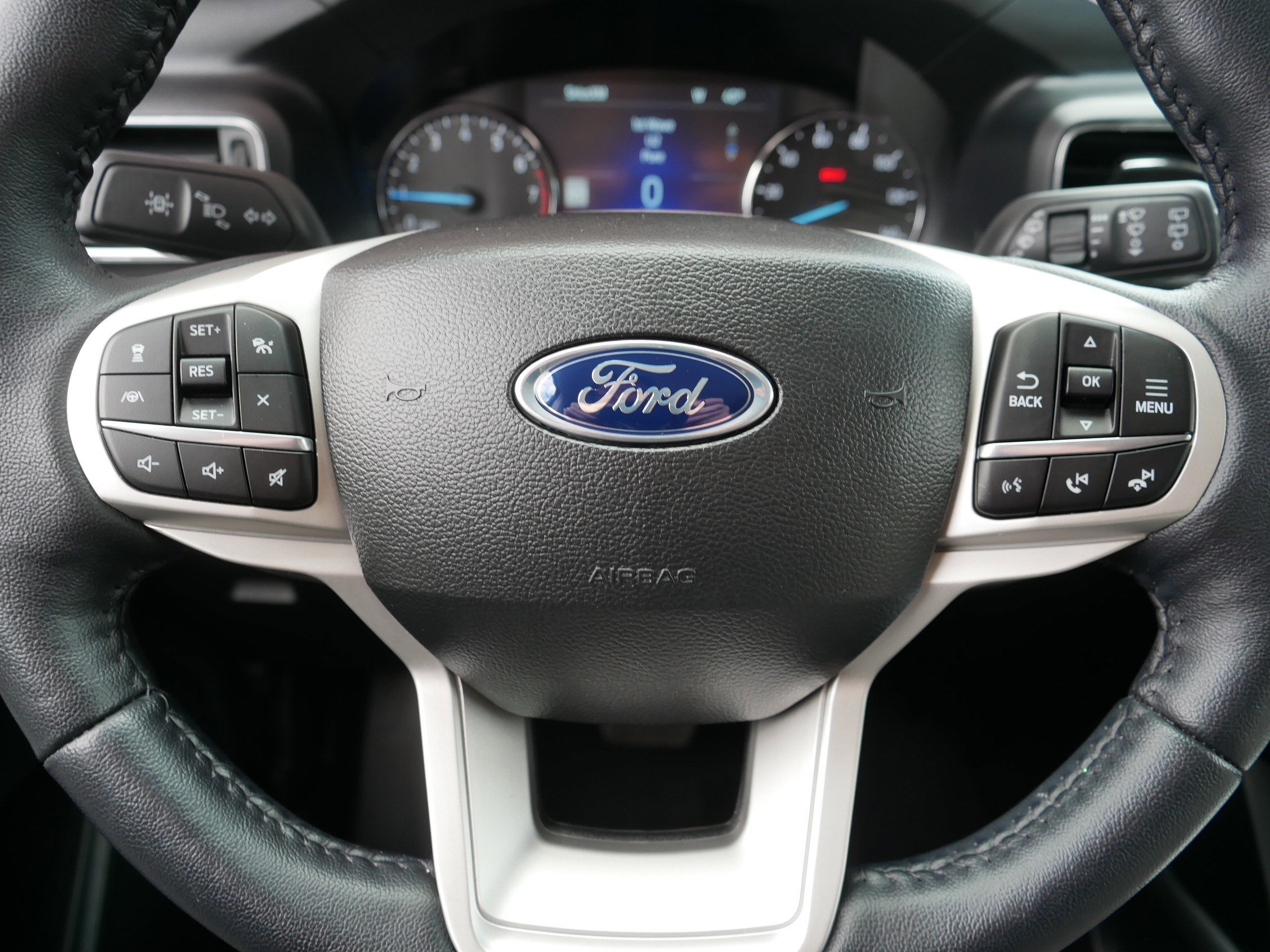 Used 2023 Ford Explorer XLT w/ Equipment Group 202A image 25