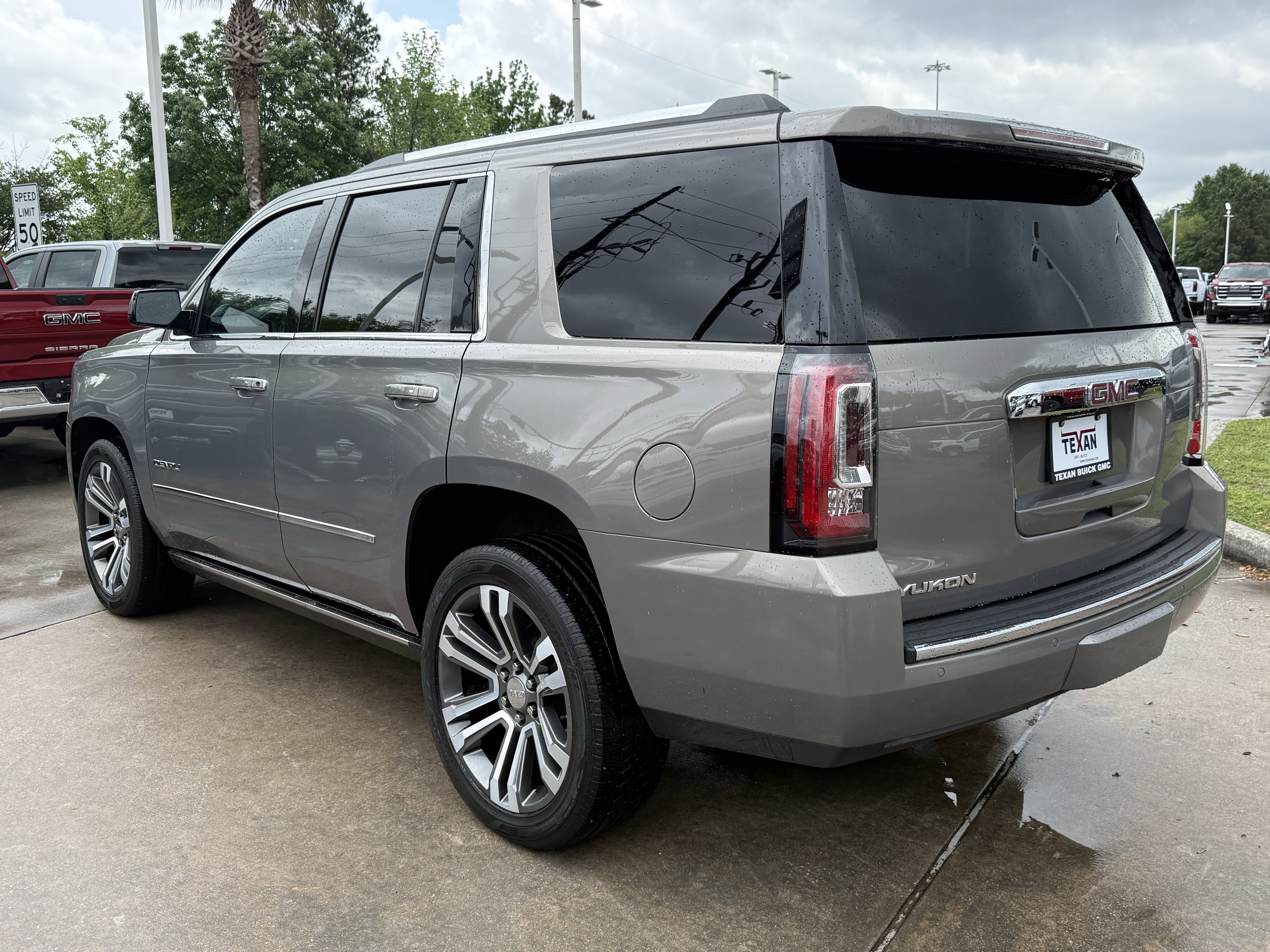 Used 2019 GMC Yukon Denali w/ Denali Ultimate Package image 6