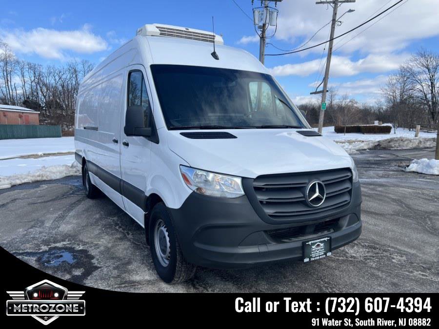 Used 2022 Mercedes-Benz Sprinter 2500 image 3