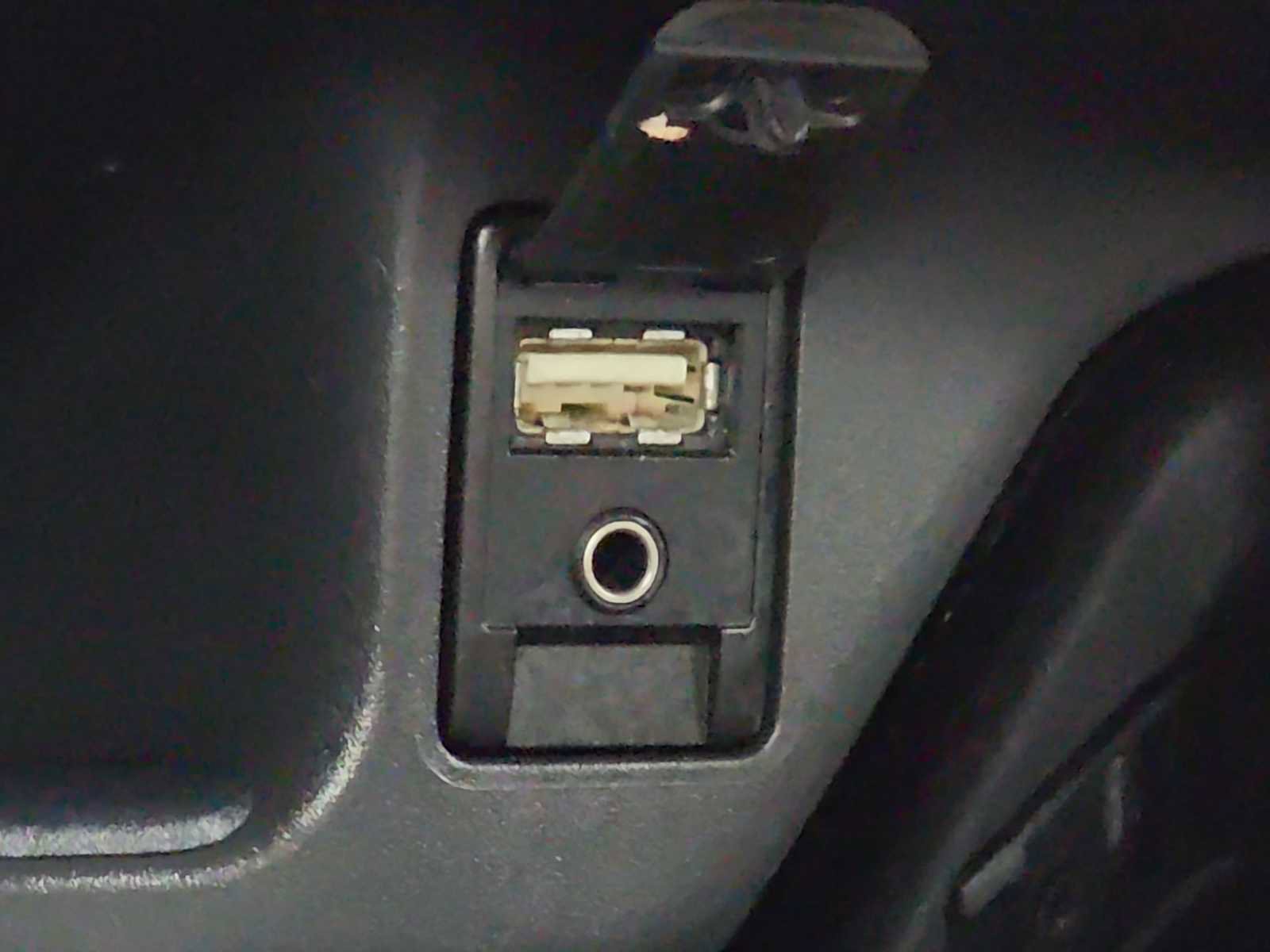 Used 2019 Toyota C-HR XLE image 29