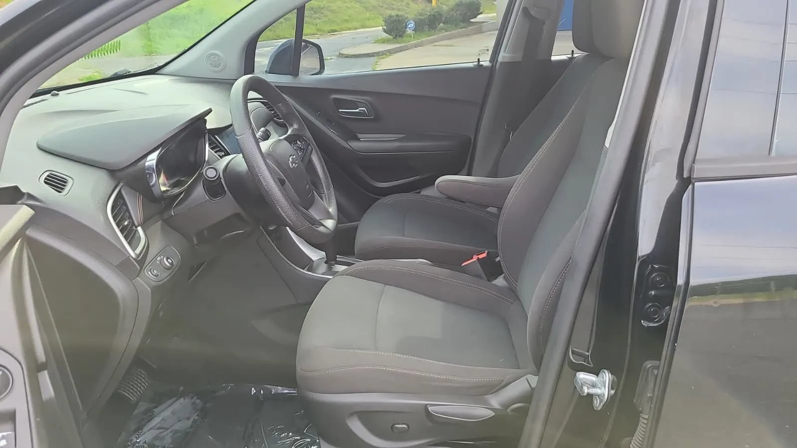 Used 2019 Chevrolet Trax LS FWD image 9