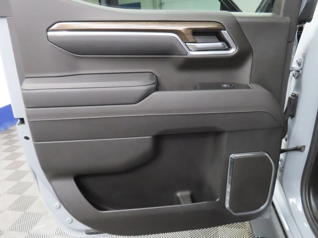 Used 2025 Chevrolet Silverado 1500 RST AWD/4WD image 75