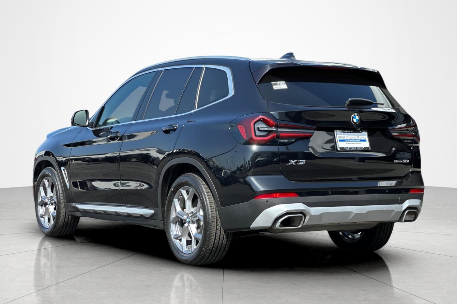 Used 2023 BMW X3 sDrive30i w/ Premium Package RWD image 3