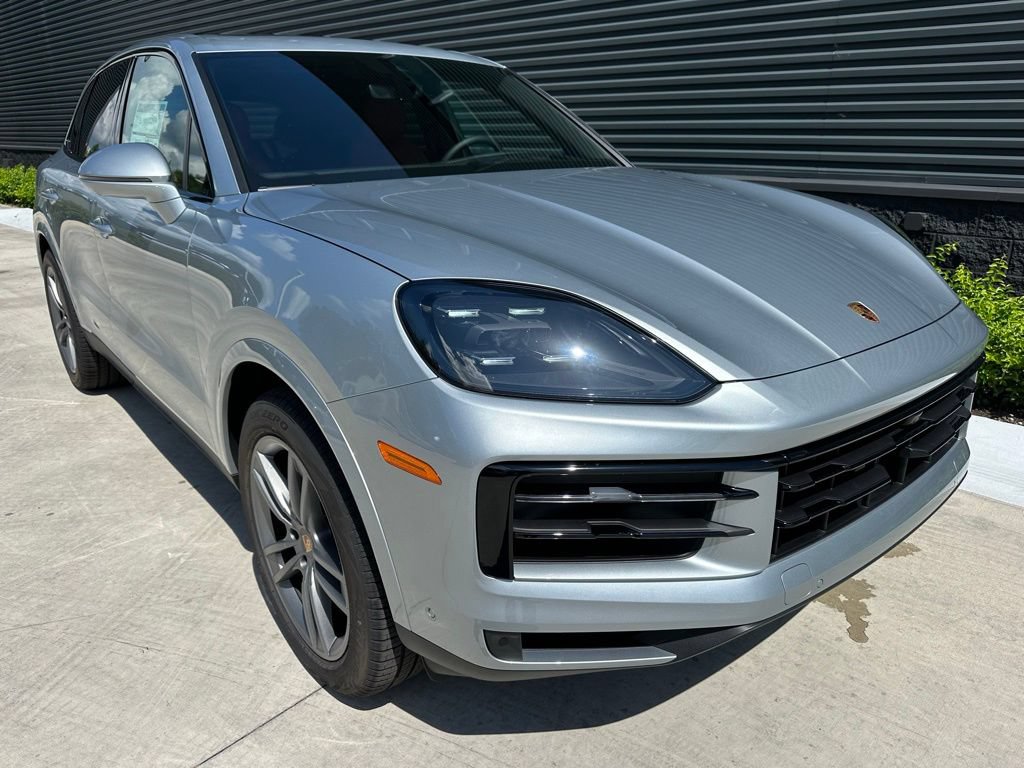 Certified 2025 Porsche Cayenne S AWD/4WD image 10