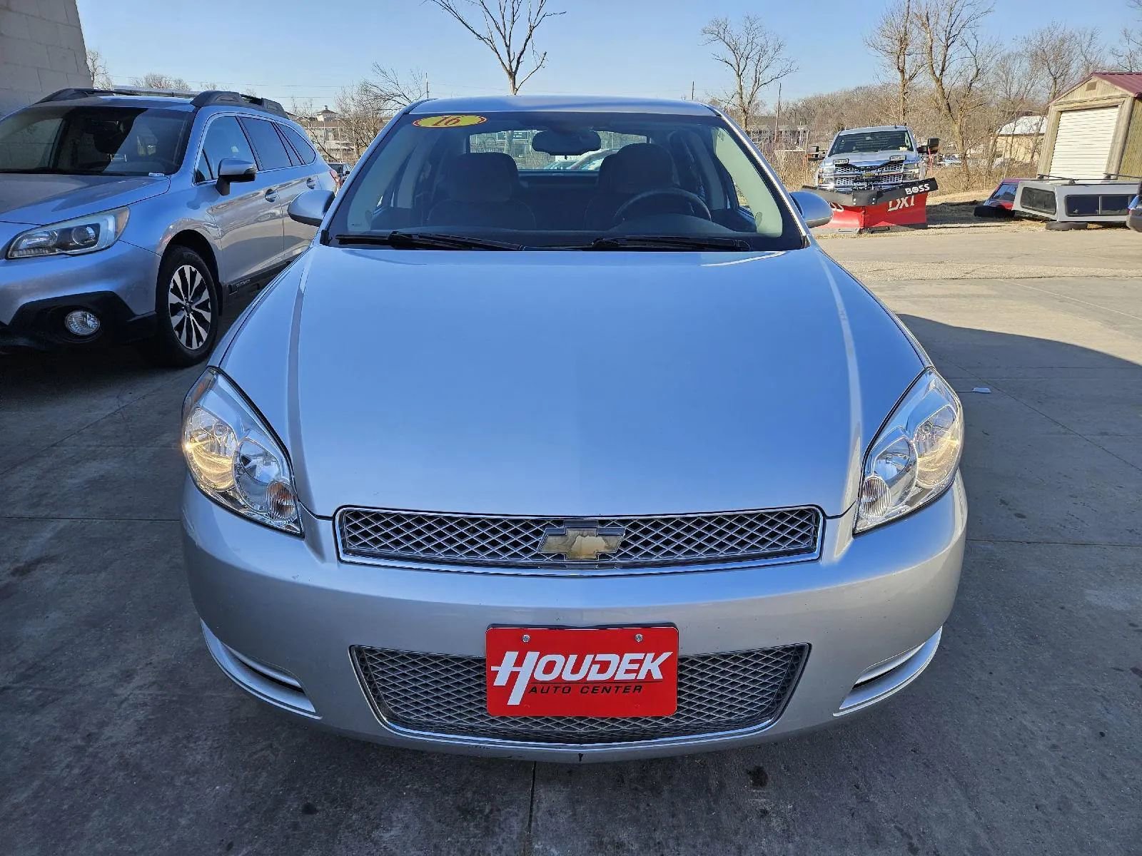 Used 2016 Chevrolet Impala LT image 2