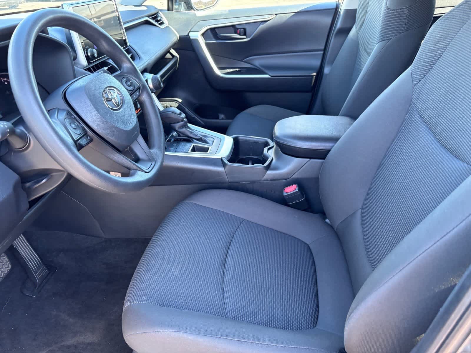 Used 2024 Toyota RAV4 LE AWD/4WD image 16