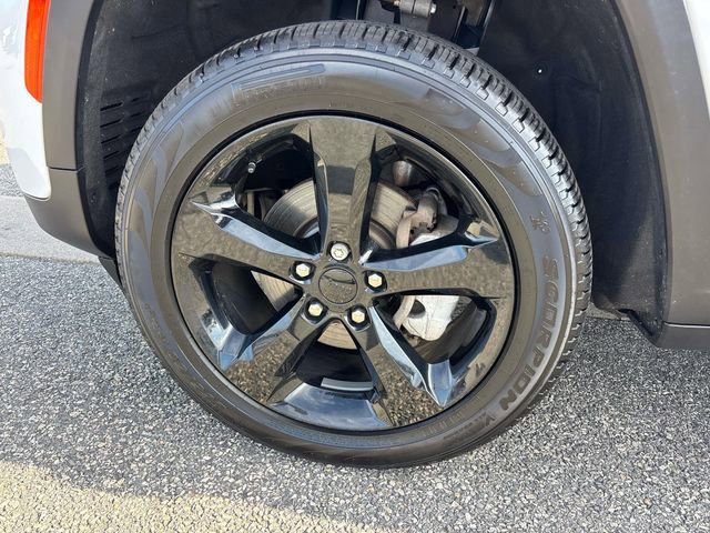 Used 2024 Jeep Grand Cherokee Limited w/ Black Appearance Package image 6