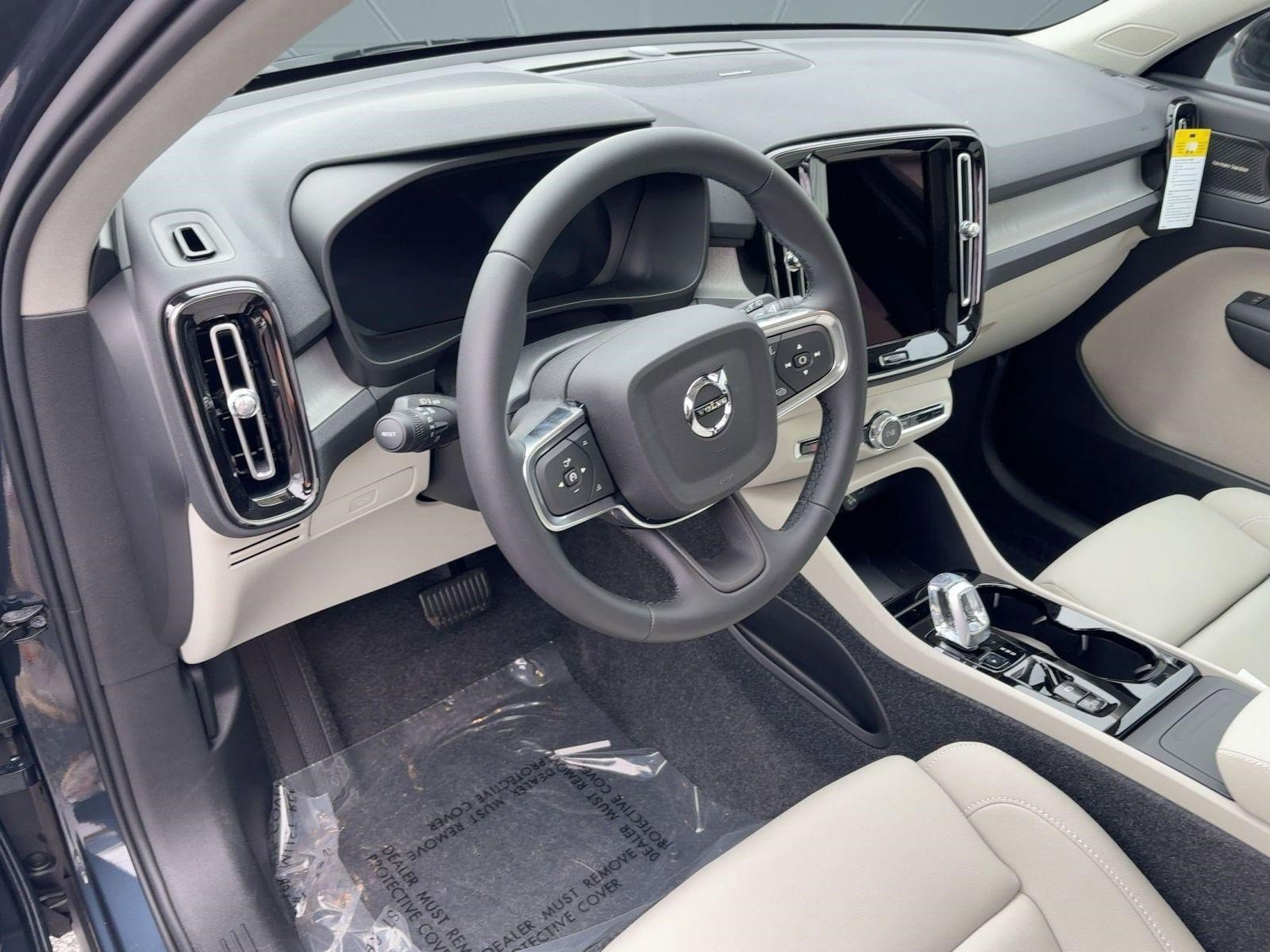 New 2026 Volvo XC40 B5 Ultra w/ Protection Package image 4