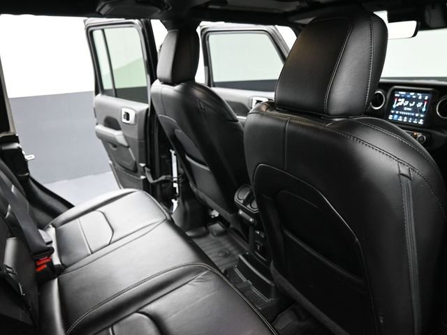 Used 2022 Jeep Wrangler Unlimited Sahara w/ Cold Weather Group AWD/4WD image 20