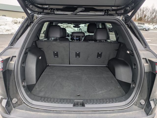 Used 2025 Chevrolet Equinox LT w/ Convenience Package II image 31