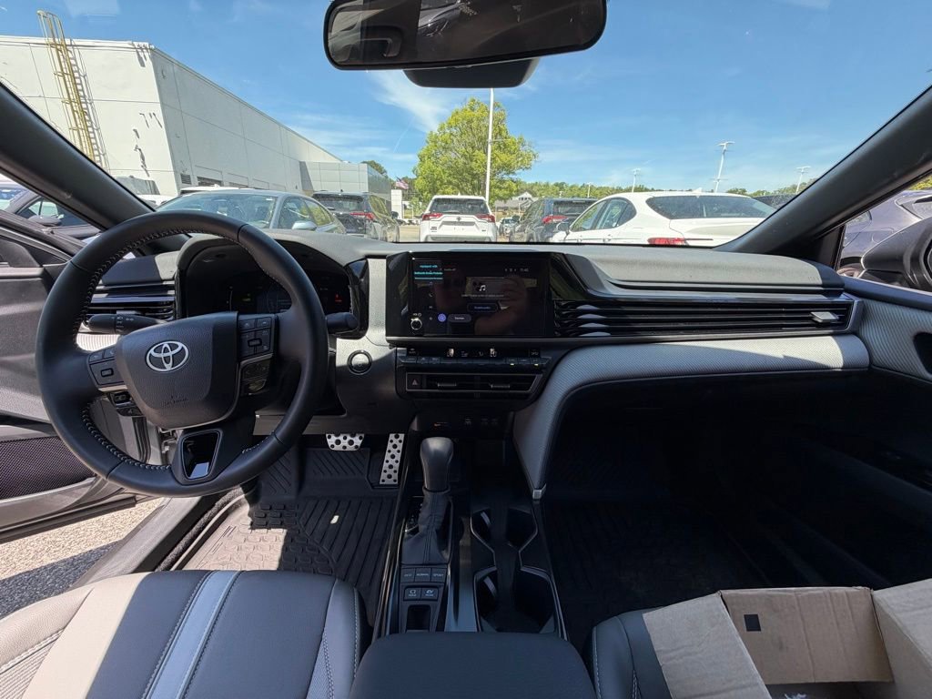 Used 2026 Toyota Camry SE FWD image 8
