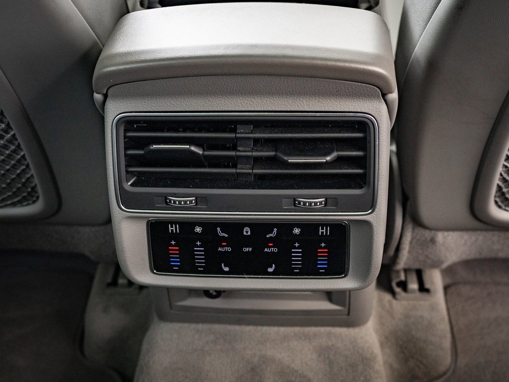 Used 2024 Audi Q7 3.0T Premium Plus image 38