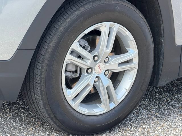 Used 2024 GMC Terrain SLE FWD image 9