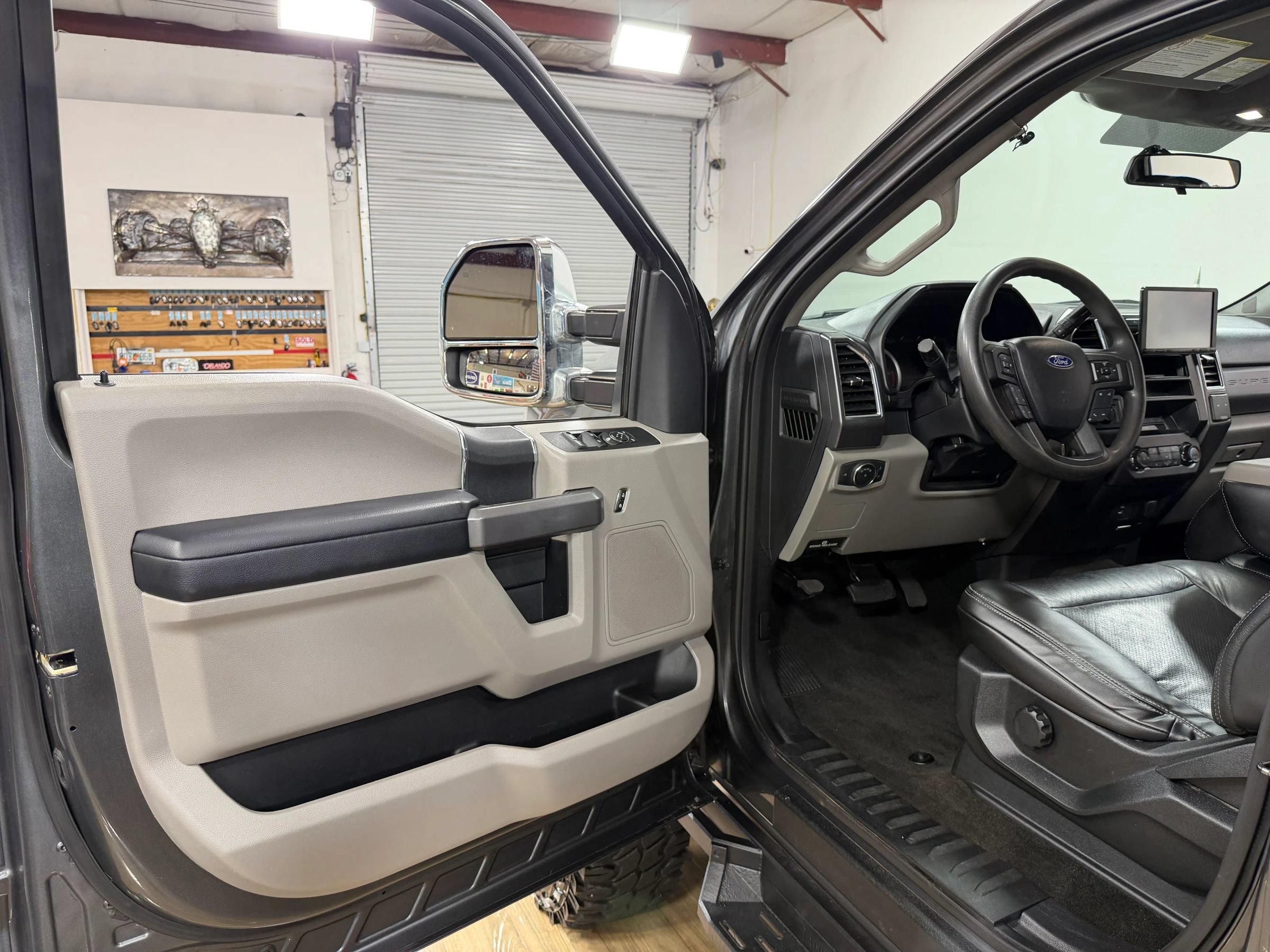 Used 2018 Ford F250 XLT w/ Snow Plow Prep Package AWD/4WD image 12