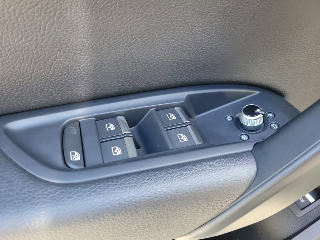 Used 2018 Audi Q5 2.0T Premium Plus w/ Premium Plus Package image 23