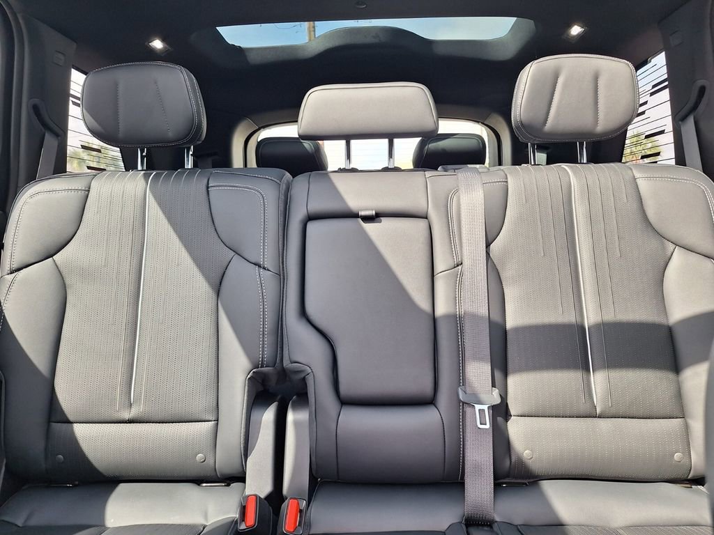 New 2026 Cadillac Vistiq Luxury image 24