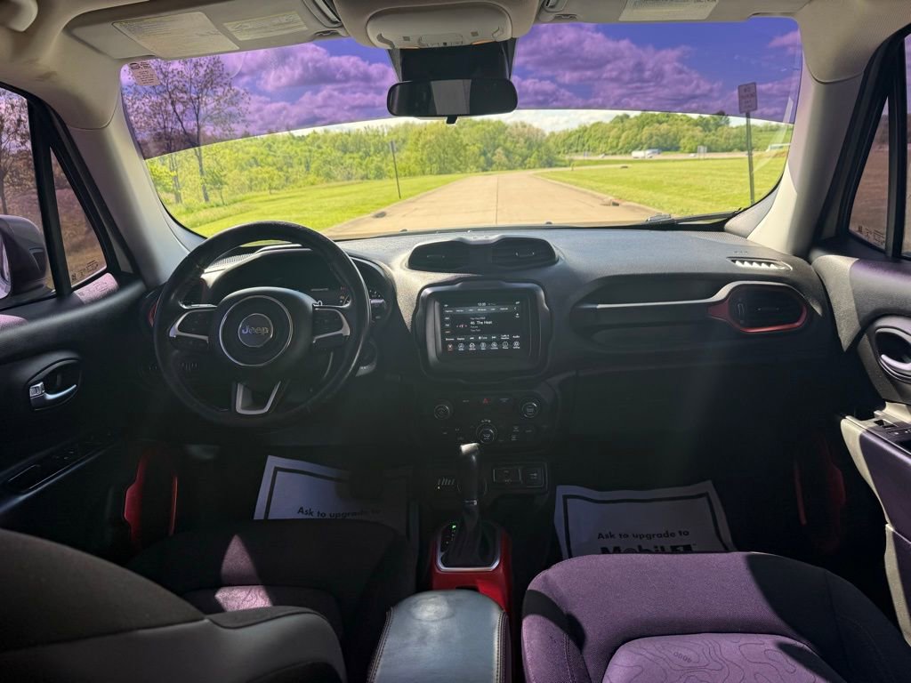 Used 2019 Jeep Renegade Trailhawk w/ Cold Weather Group II AWD/4WD image 17