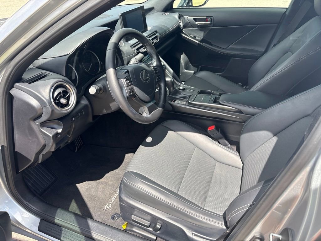 Used 2021 Lexus IS 300 RWD image 15