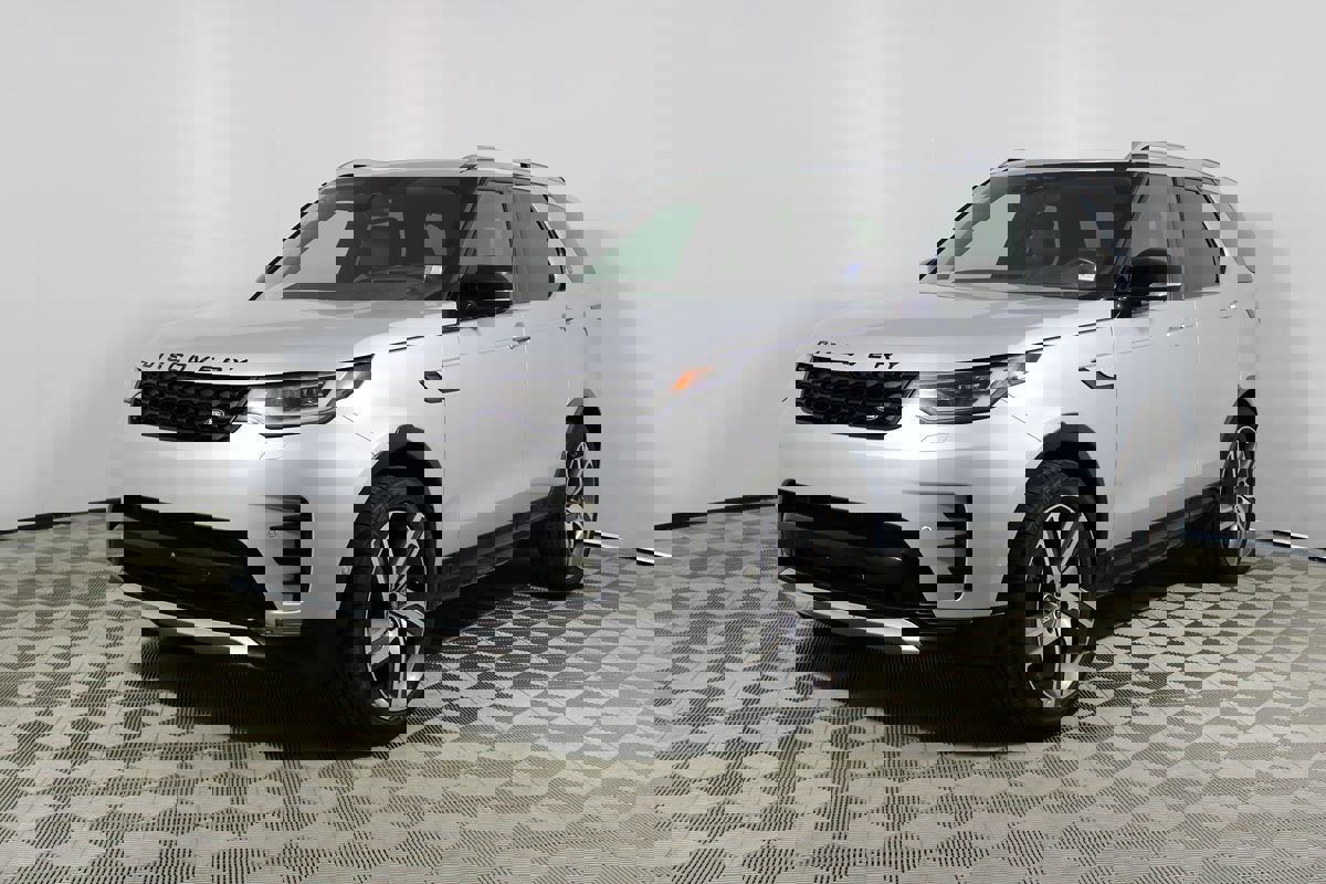 Used 2022 Land Rover Discovery S R-Dynamic image 3