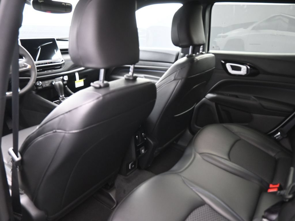 New 2026 Jeep Compass Latitude AWD/4WD image 2