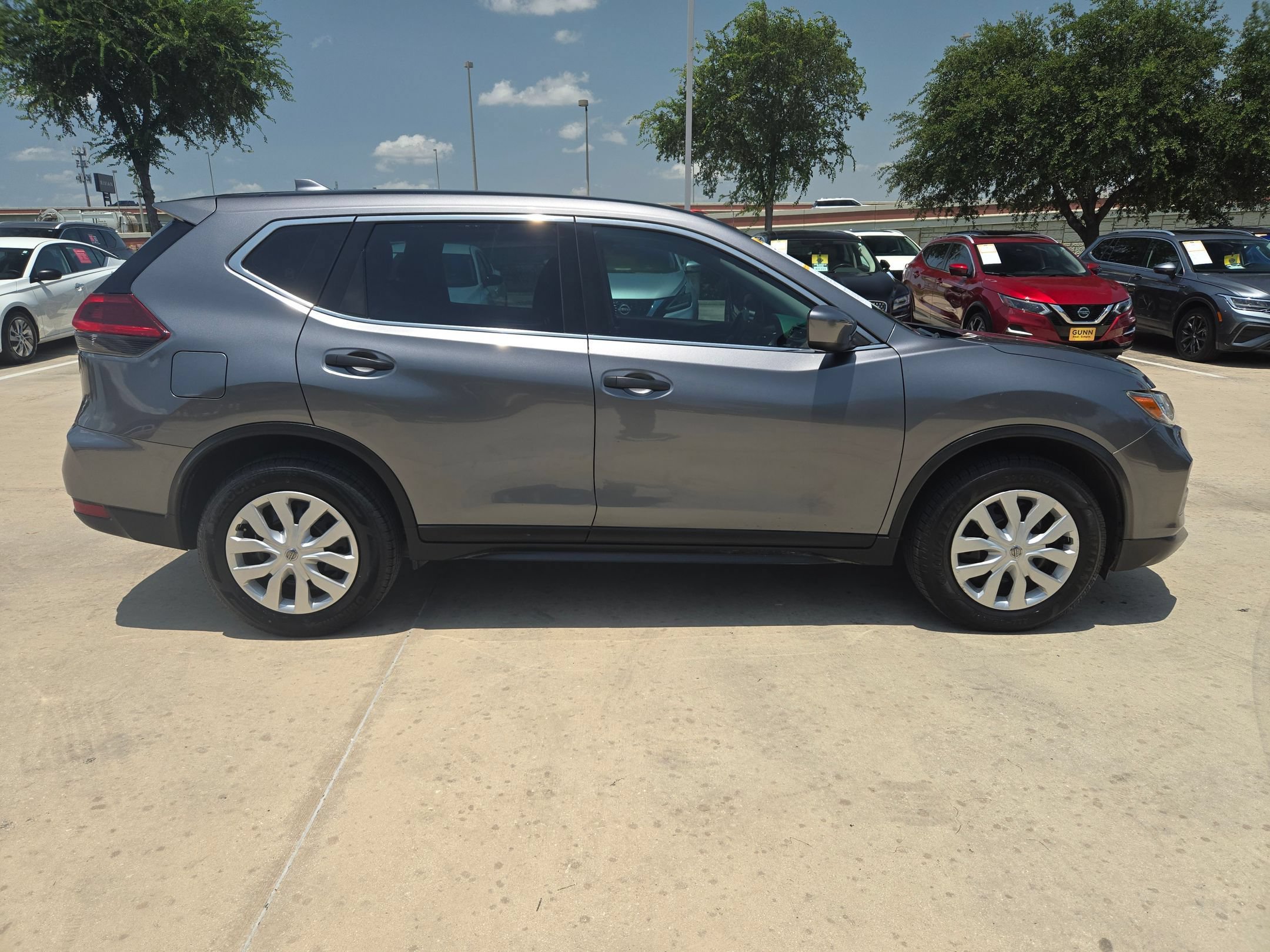 Certified 2020 Nissan Rogue S FWD image 2