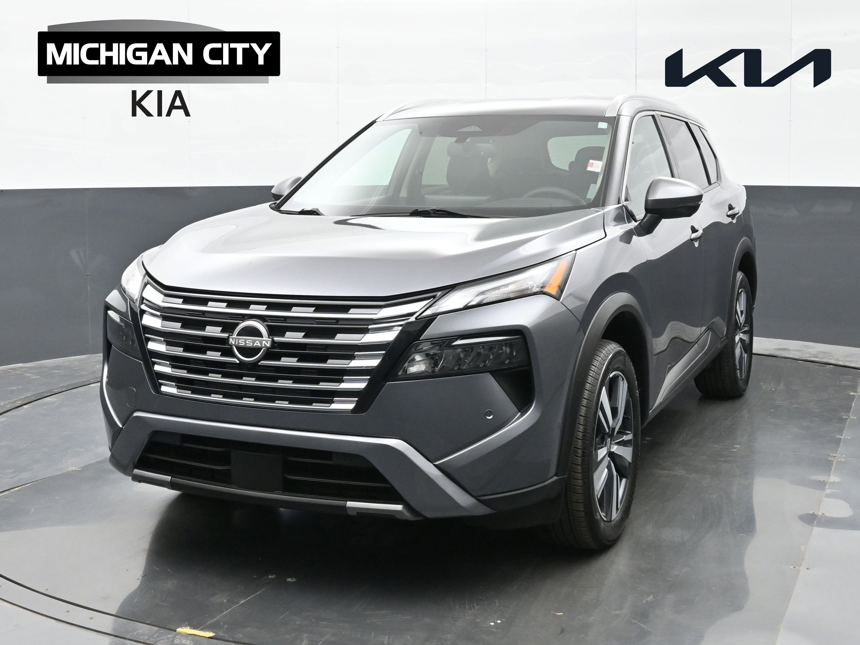 Used 2024 Nissan Rogue SL image 1