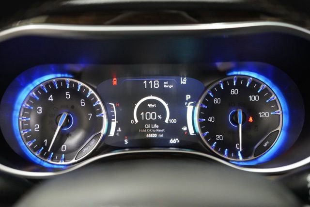 Used 2023 Chrysler Pacifica Limited image 23