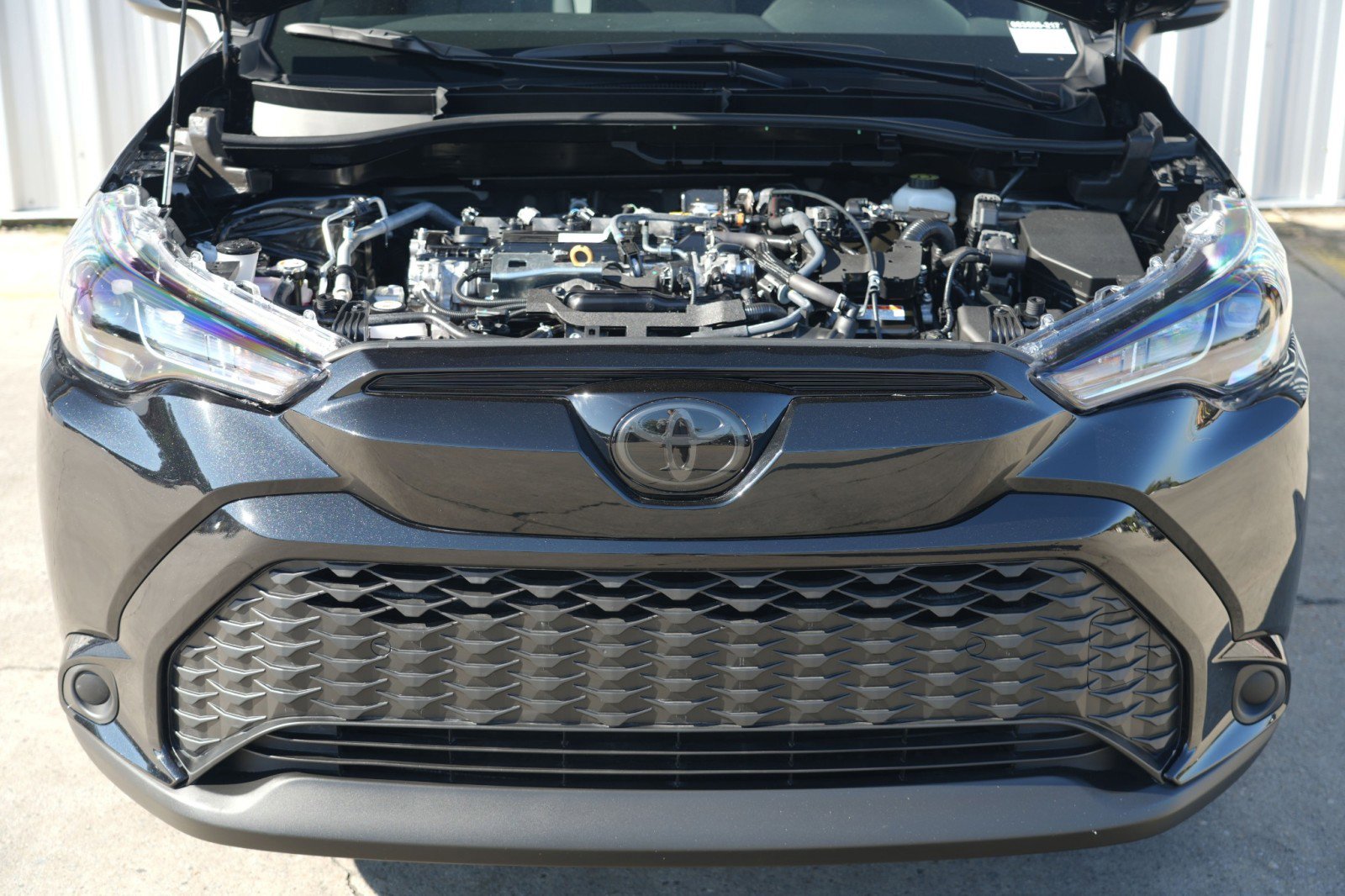 Used 2025 Toyota Corolla Cross AWD Hybrid image 6