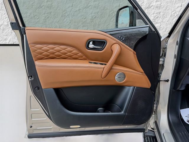 Used 2023 INFINITI QX80 Sensory w/ All-Season Package image 25