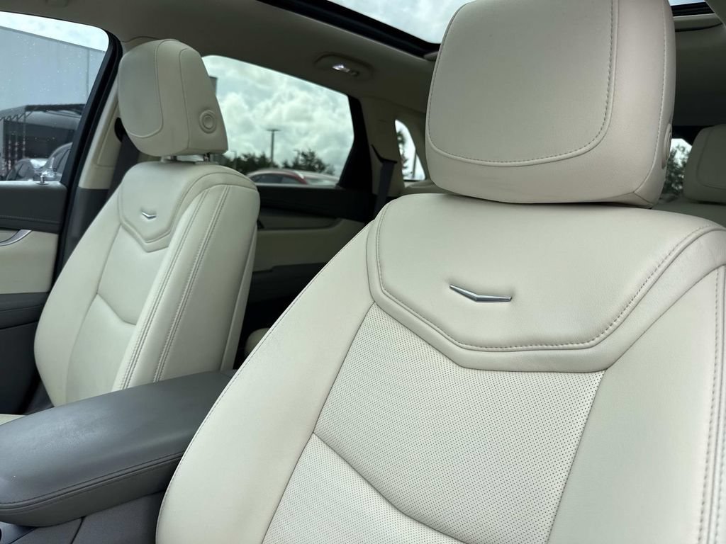 Used 2018 Cadillac XT5 Luxury w/ Driver Awareness Package FWD image 26
