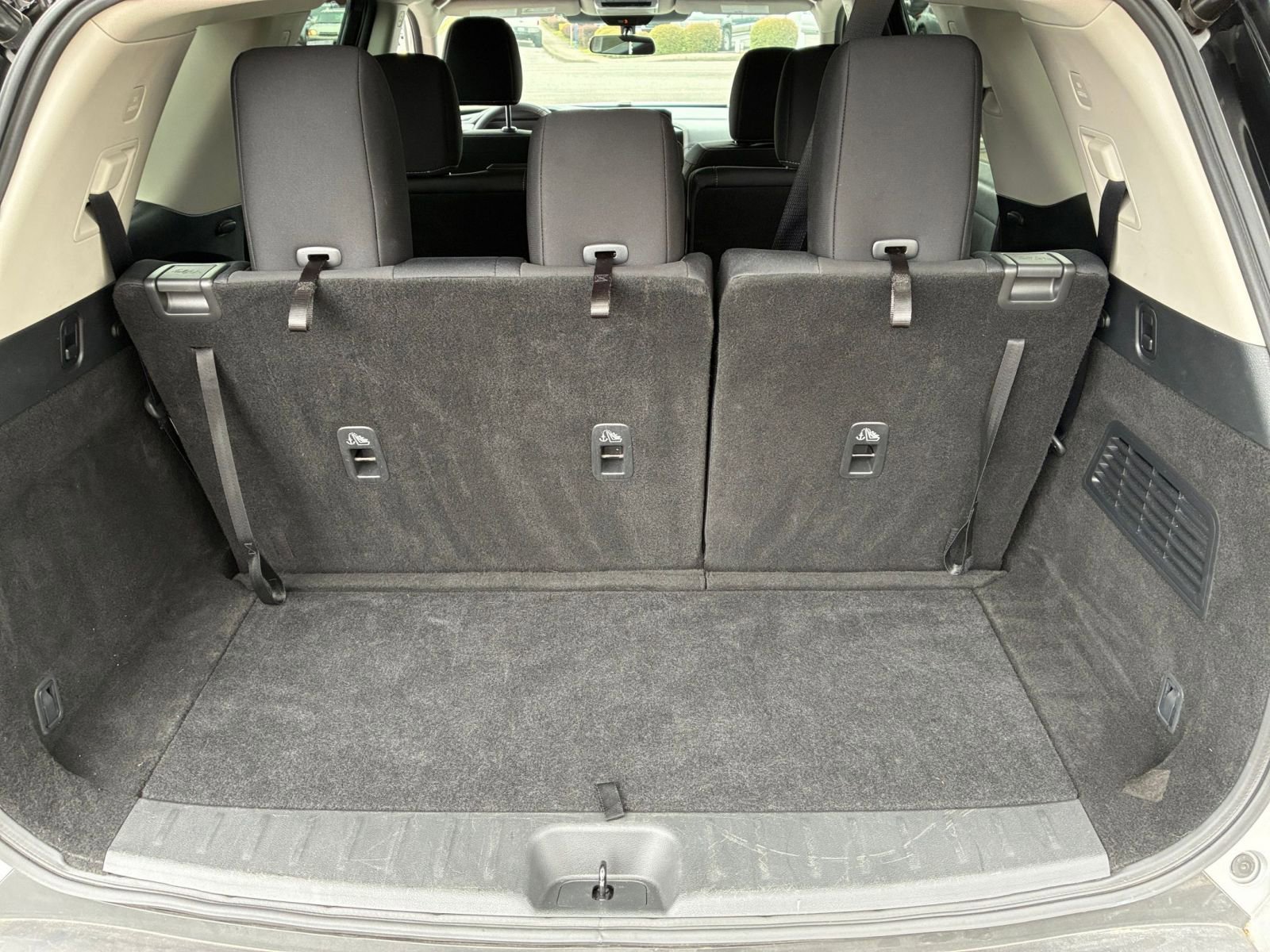 Used 2025 Nissan Pathfinder SV AWD/4WD image 34