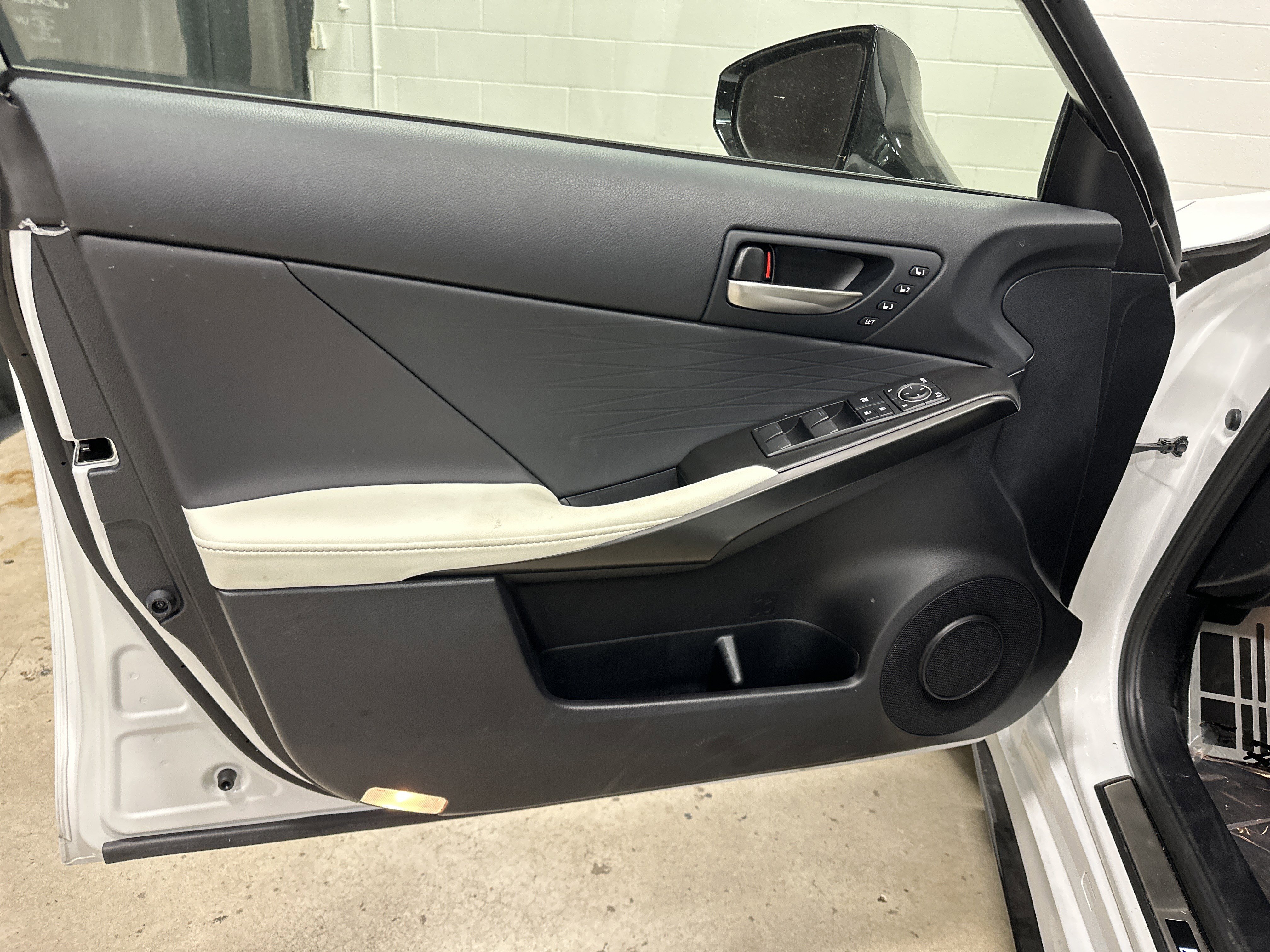 Used 2025 Lexus IS 350 F Sport w/ Navigation Package AWD/4WD image 14