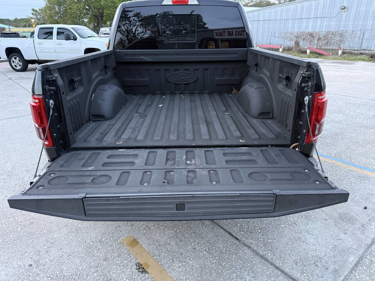 Used 2015 Ford F150 Platinum w/ Equipment Group 701A Luxury image 12