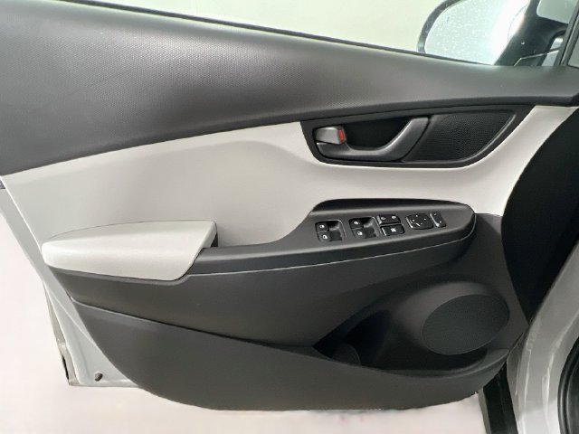 Used 2023 Hyundai Kona SEL AWD/4WD image 29