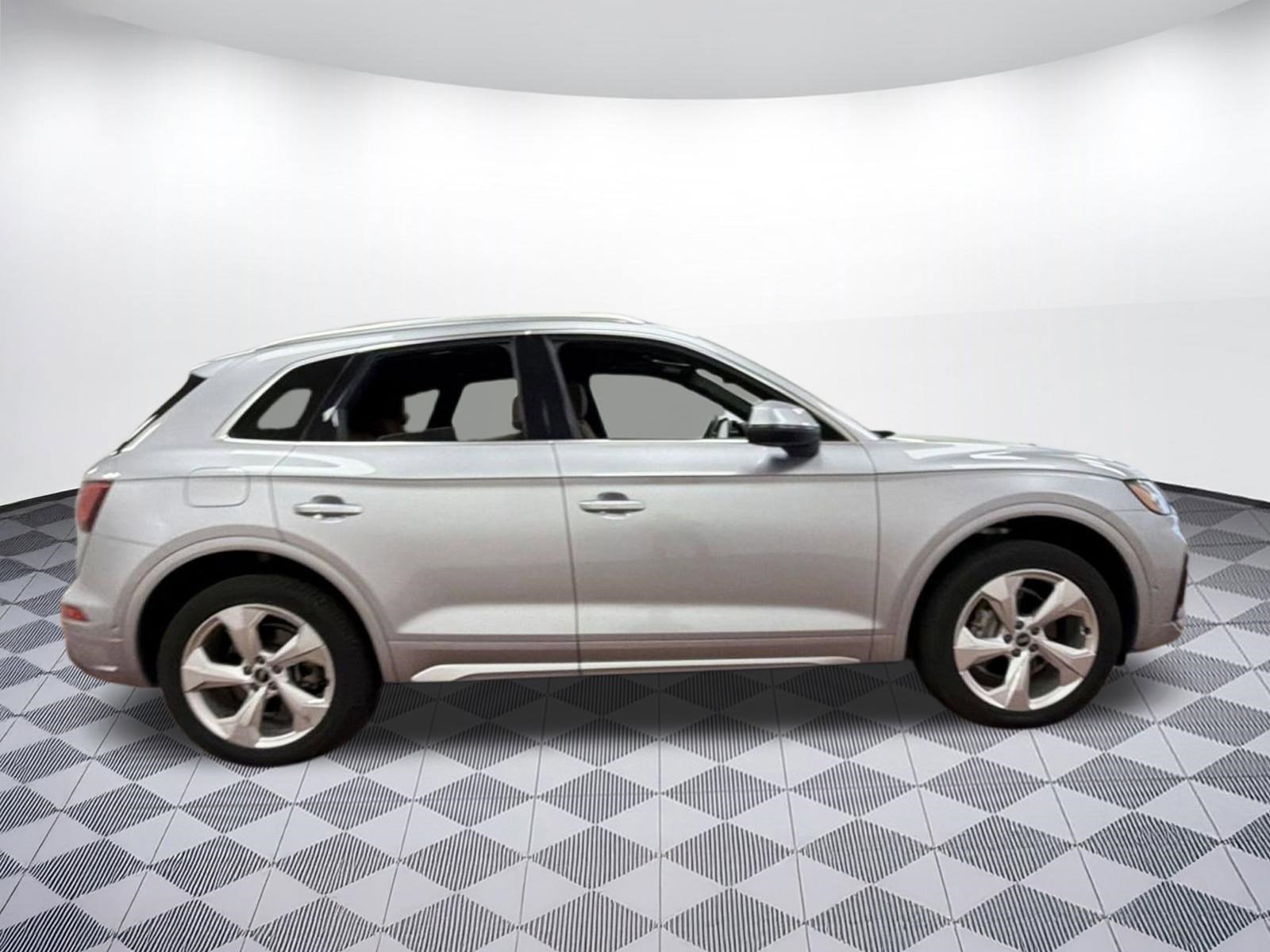 Used 2021 Audi Q5 Prestige w/ Prestige Package image 7