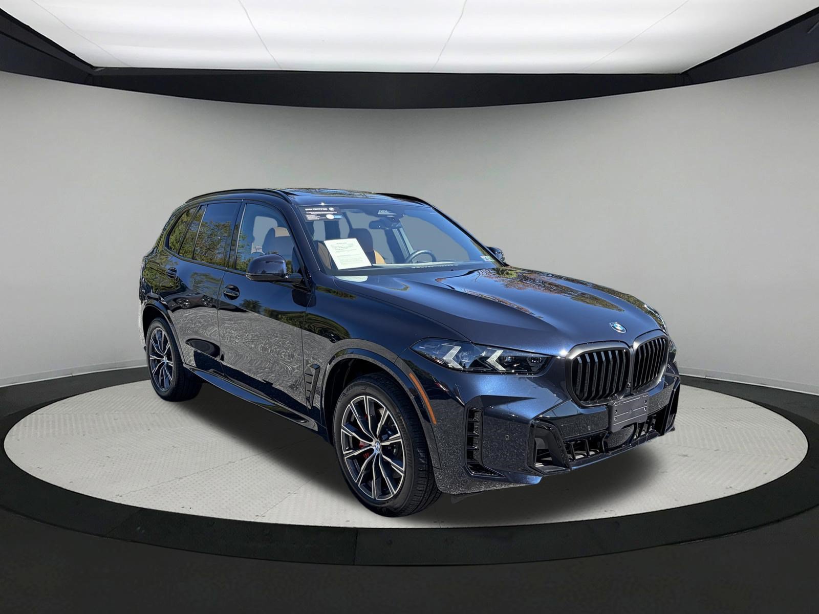 Certified 2026 BMW X5 xDrive40i w/ M Sport Package AWD/4WD image 3