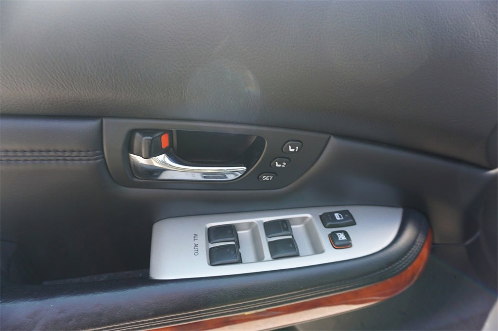 Used 2004 Lexus RX 330 image 3