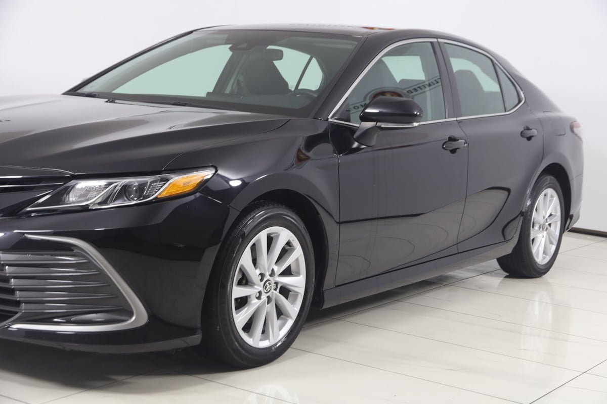 Used 2023 Toyota Camry LE FWD image 38