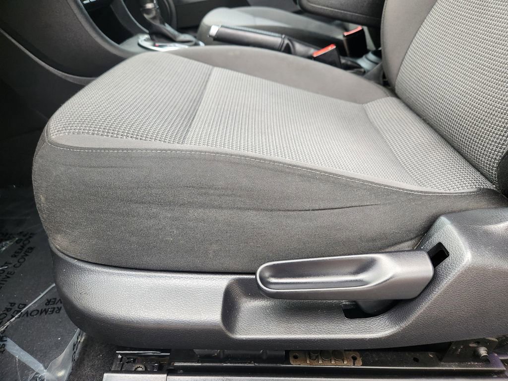 Used 2019 Volkswagen Beetle 2.0T SE FWD image 15