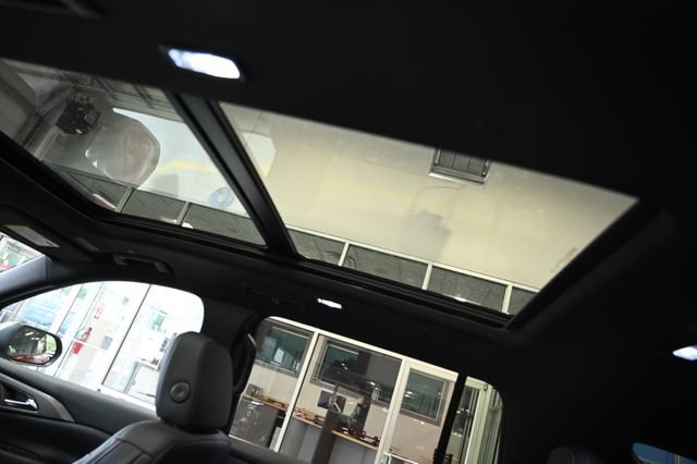 New 2027 Chevrolet Traverse LT w/ Sun and Wheel Package FWD image 20